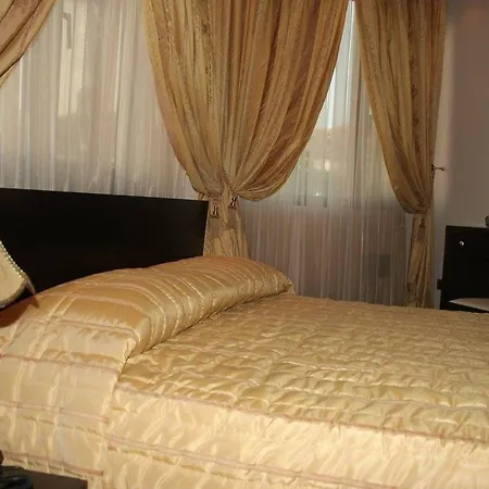 Smerald 3* Korce