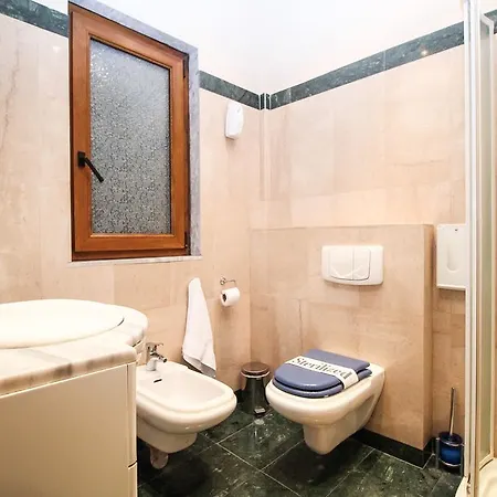 Hotel Smerald Korce